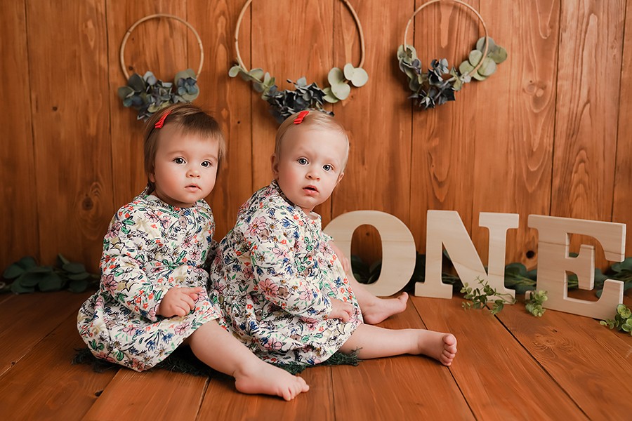 Zwillingsschwester zum ersten Geburtstag beim Kinder Shooting in München
